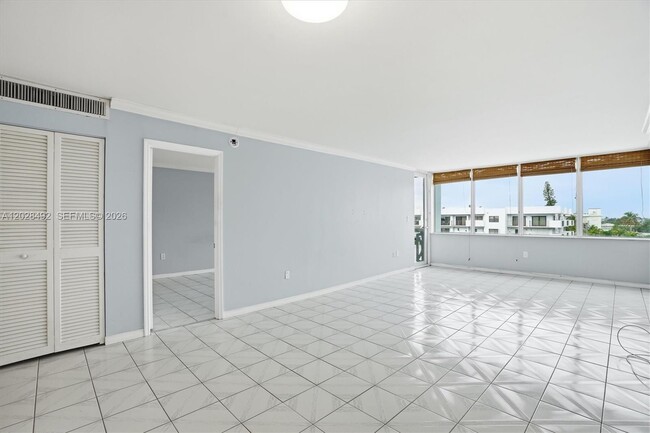 Building Photo - 8233 Harding Ave