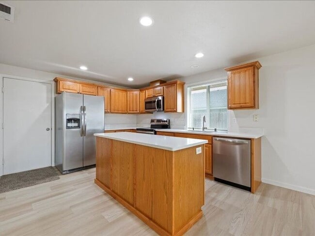 Building Photo - 7912 Quadra Dr