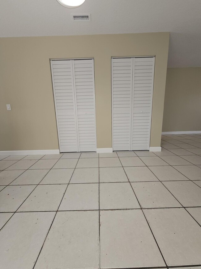 Building Photo - 4876 Orleans Ct