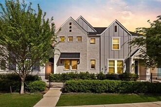Building Photo - 7608 Resting Mews