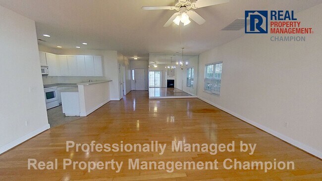 Foto del edificio - End Unit Condo with Open Floorplan and Spl...