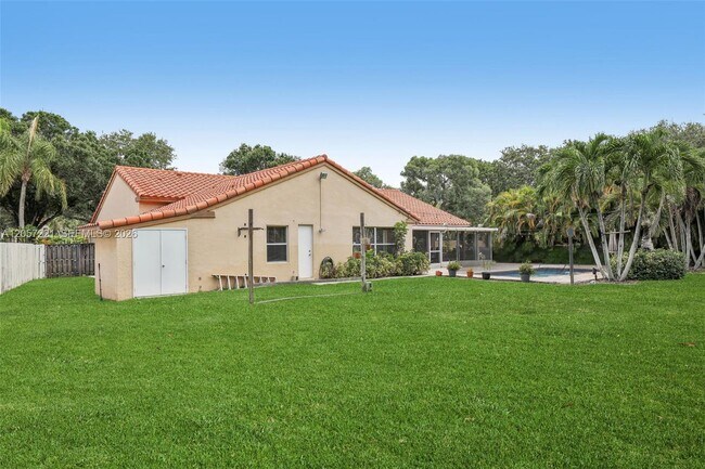 Foto del edificio - 13100 NW 11th Dr