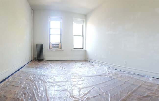 Building Photo - 160 Fenimore St