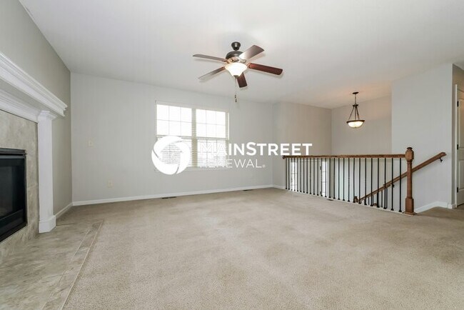 Foto del edificio - 4 Bedroom Pet-Friendly Home in Raymore, MO...