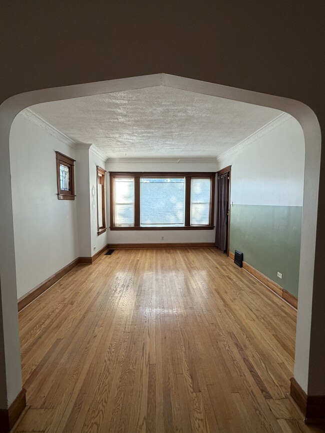 Building Photo - 2107 S 59th Ct