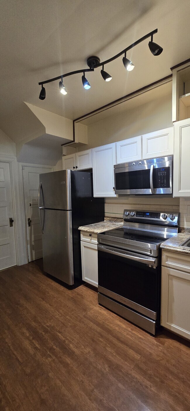 Foto del edificio - 3815 W St NW