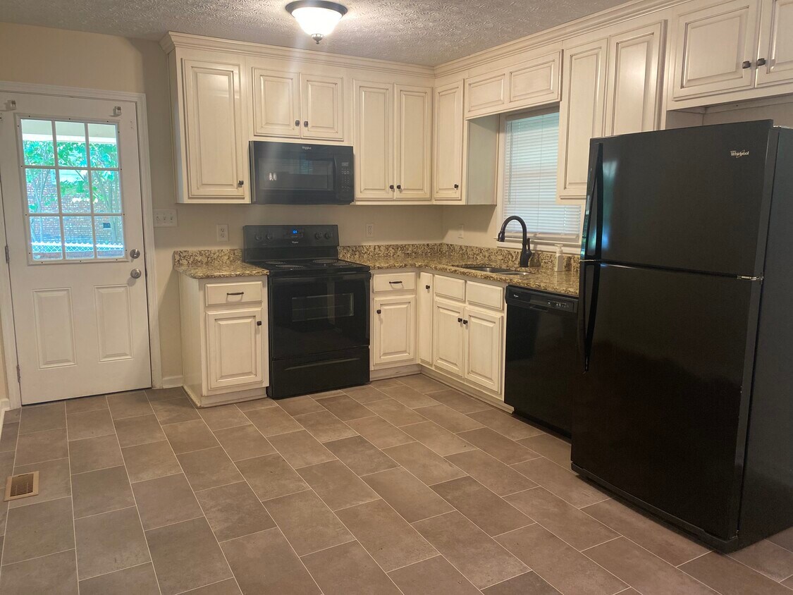 Photo - 182 County Line-Auburn Rd (Auburn, GA)