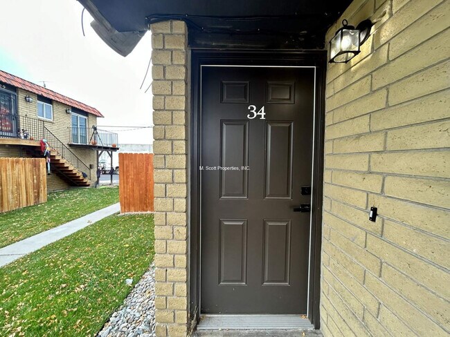 Foto del edificio - 3414 Woodside Dr