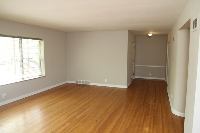 Building Photo - 7551 Delmar Blvd