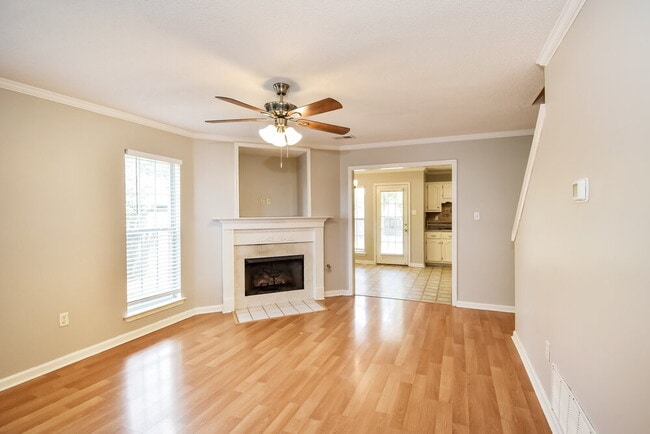 Building Photo - 10746 Pecan View Dr