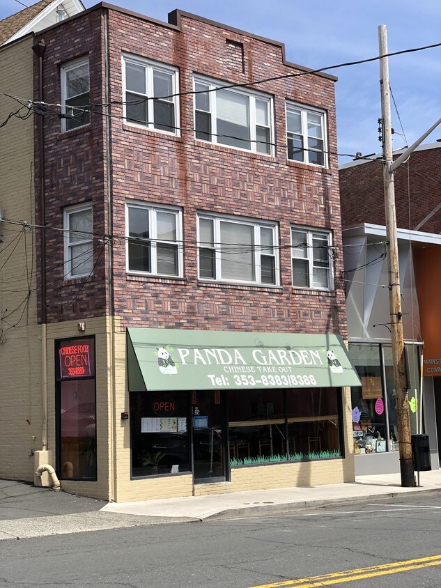 Primary Photo - 144 Main St