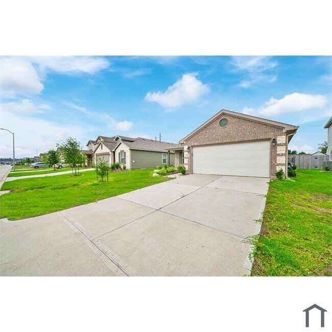 Building Photo - 4351 Stuebner Hl Dr
