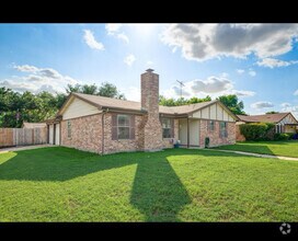 Building Photo - 6217 Skylark Ln