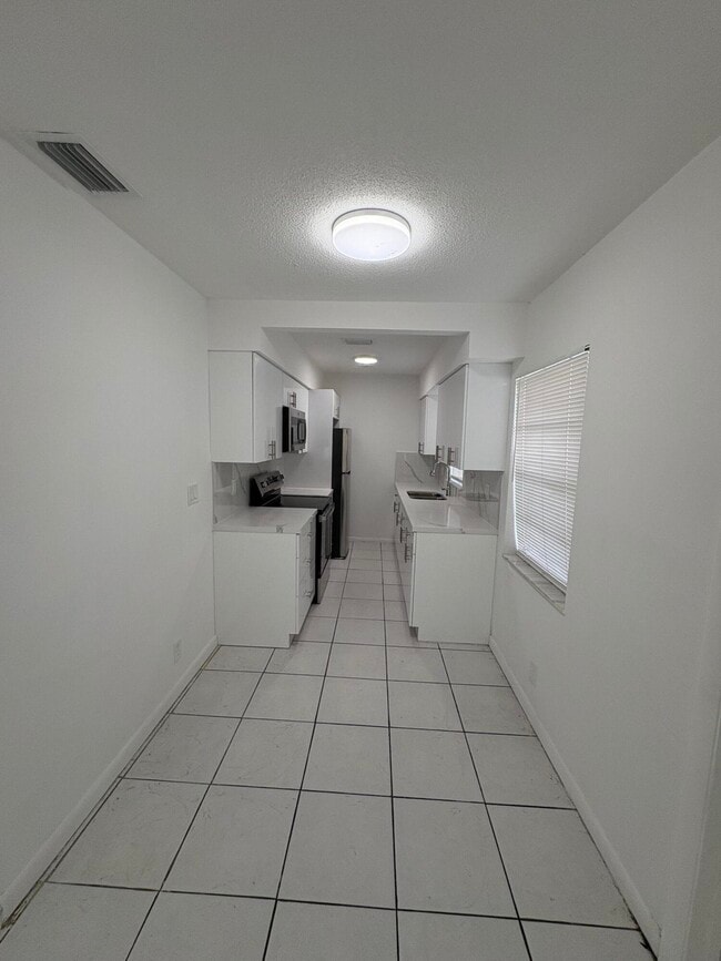 Building Photo - 4031 NW 30th Terrace