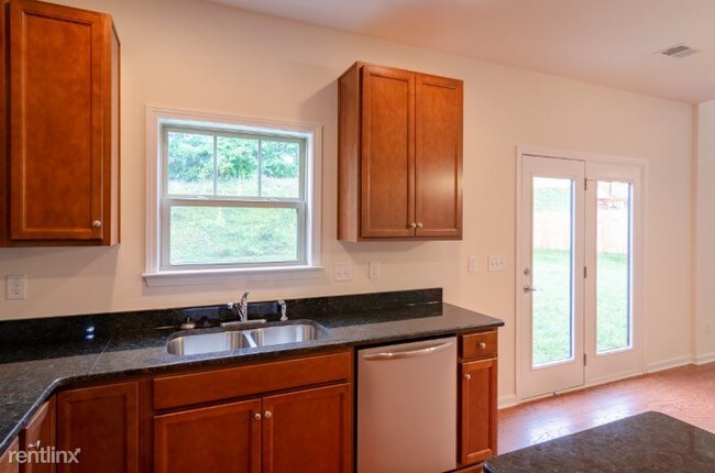 Building Photo - 4 br, 2.5 bath House - 20 Henbit Way