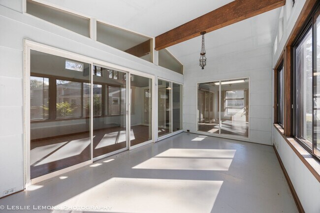 Foto del edificio - 59 Elmwood Dr