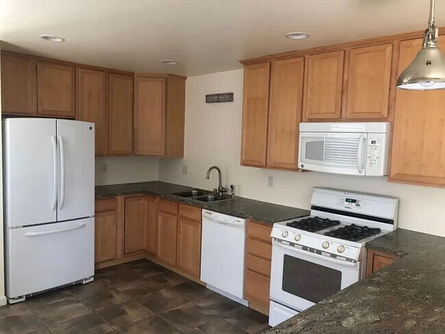 Foto del edificio - 1706 Crescent Dr