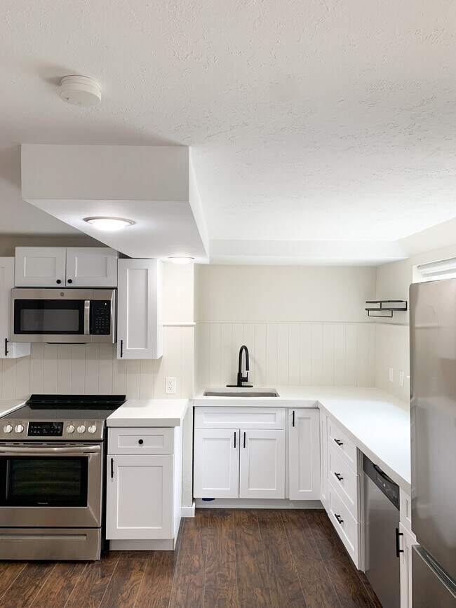 Kitchen - 648 E 400 S