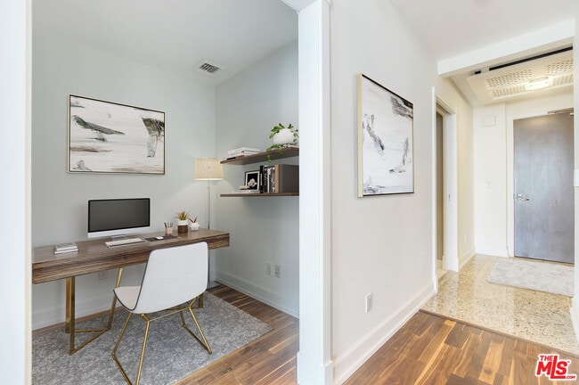 Foto del edificio - 900 W Olympic Blvd