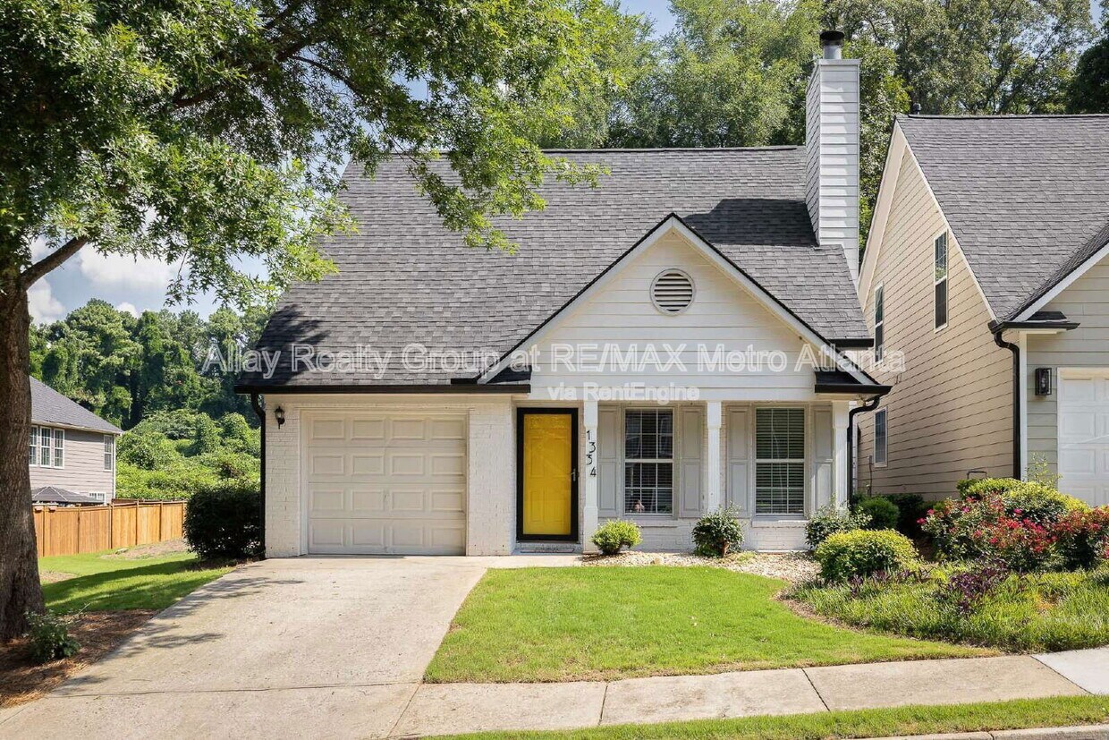 Photo - 1334 Gates Dr