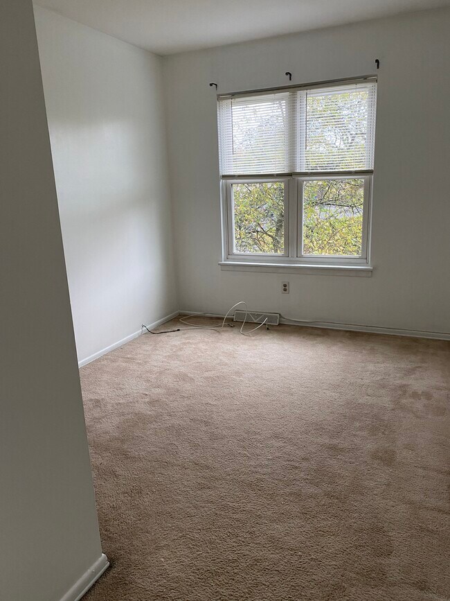2nd bedroom - 18 Morningside Ter