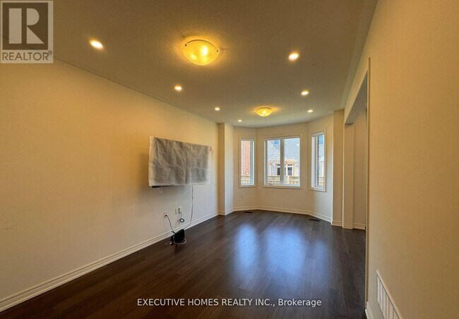 Photo du bâtiment - 506 Threshing Mill Blvd.