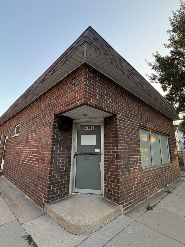 Building Photo - 4155 W Addison St