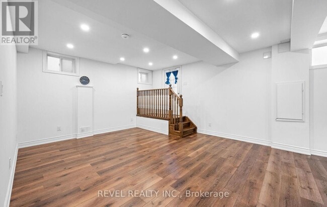 Building Photo - 69 Rockcliffe Blvd