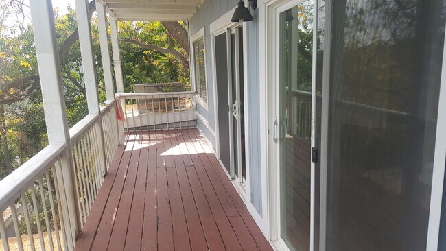 Front entrance to unit - 474 Crane Blvd