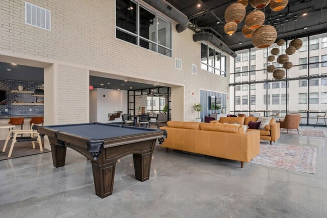 Building Photo - 421 N Pennsylvania St