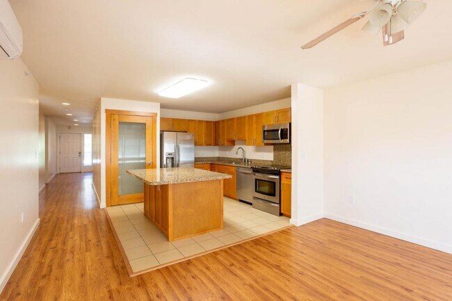 Building Photo - 9595 Waikalani Dr