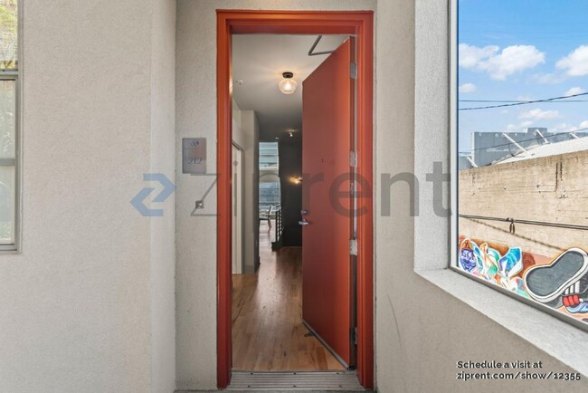 Building Photo - 590 6th St