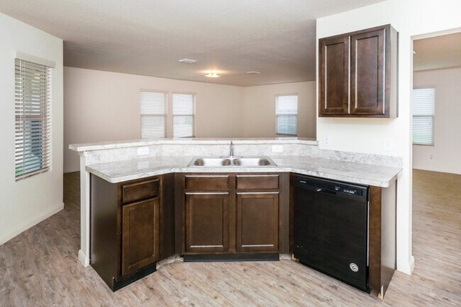 Foto del edificio - 5923 Camier Cove