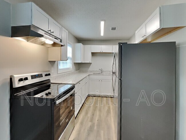 Building Photo - 7126 Green Acres Ct SW
