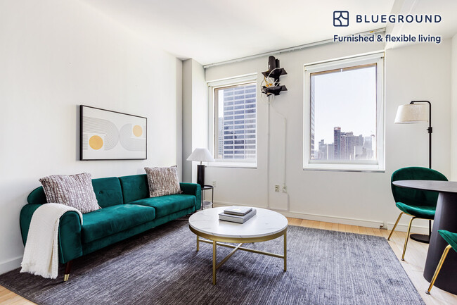 Building Photo - 70 W 45th St