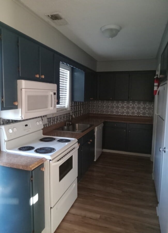 Building Photo - 280 Medical Dr