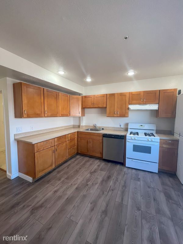 Building Photo - 2 br, 1 bath 4plex - 1304 International Bl...
