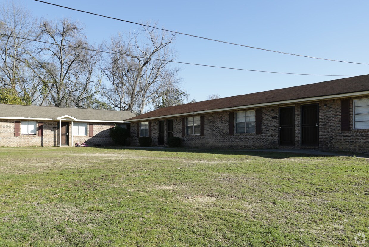 Primary Photo - 1500 9th Ave