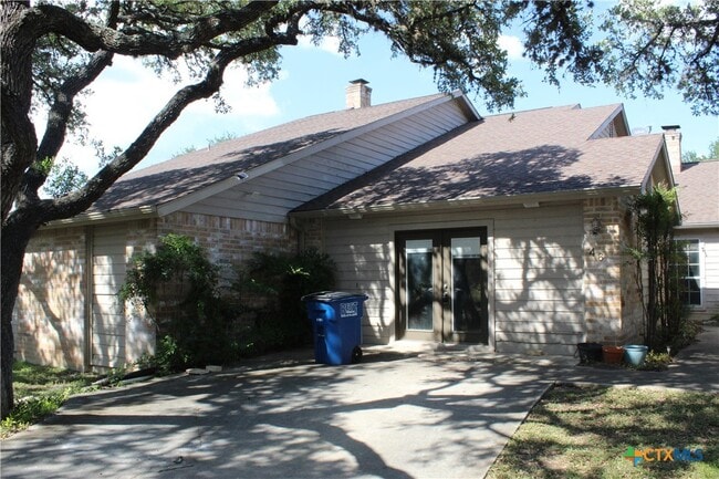 Building Photo - 46 Oak Villa Rd