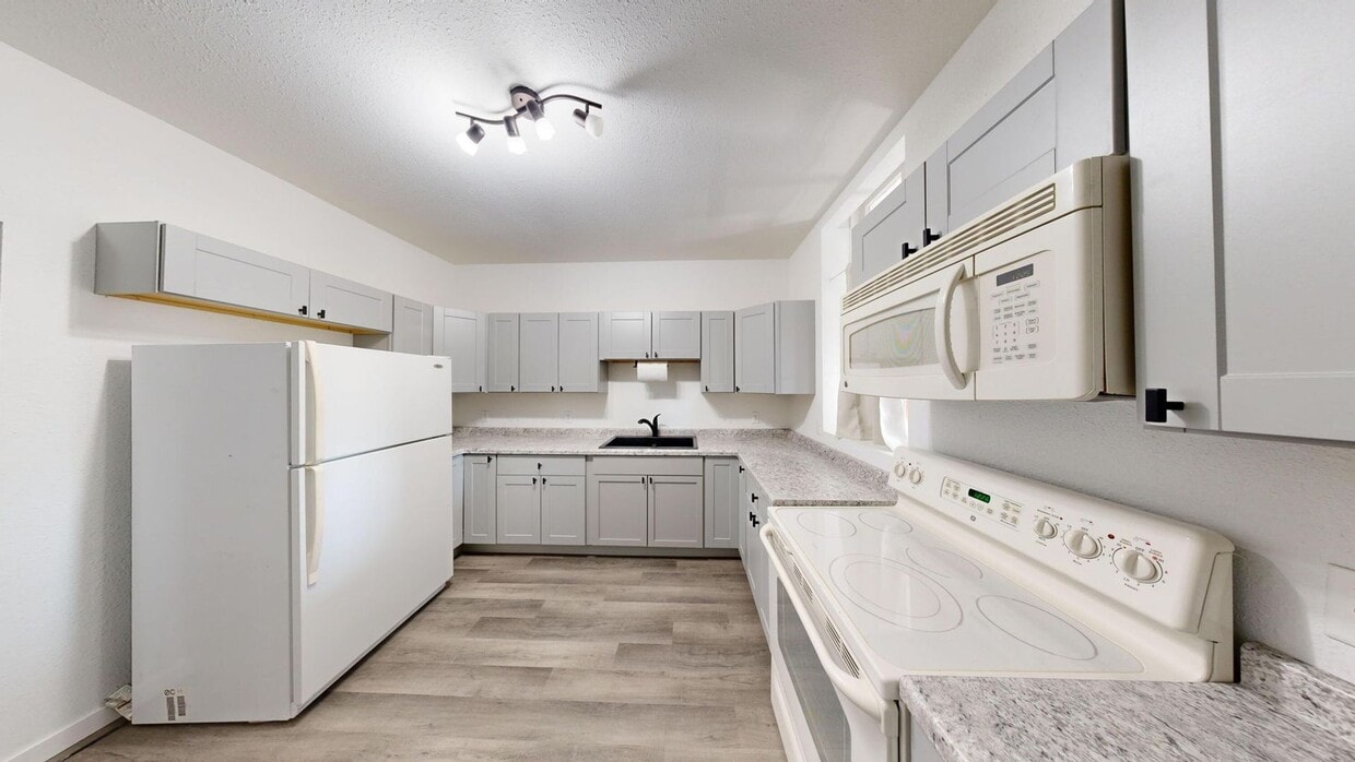 Foto principal - 105-107 W Oak Ave