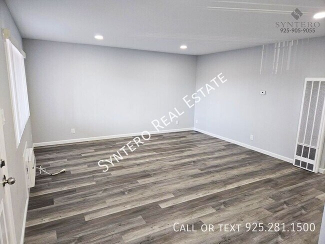 Foto del edificio - Glazier Dr 1524-09