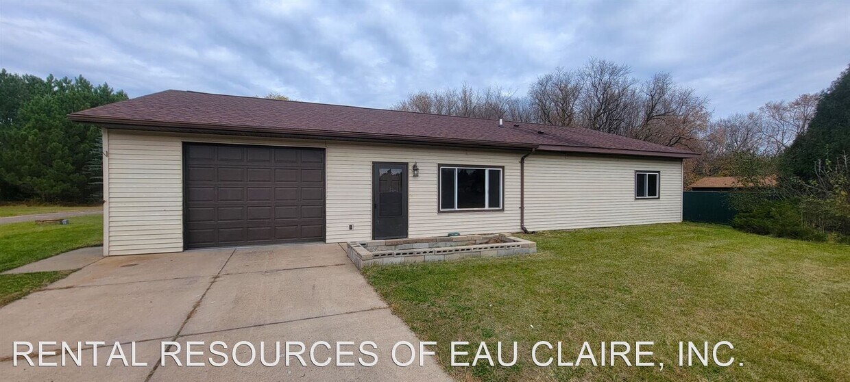 3 br, 2 bath House 4457 Fuller ave House Rental in Eau Claire, WI