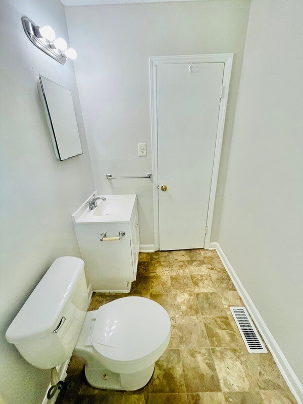 Foto del edificio - 4531 Wildwood Ave