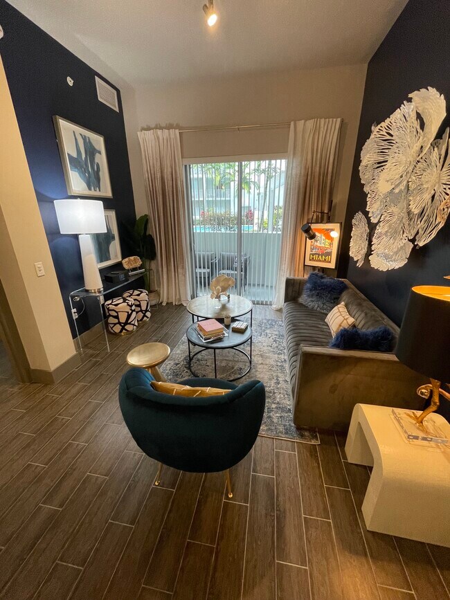 Building Photo - 8805 Dadeland Blvd