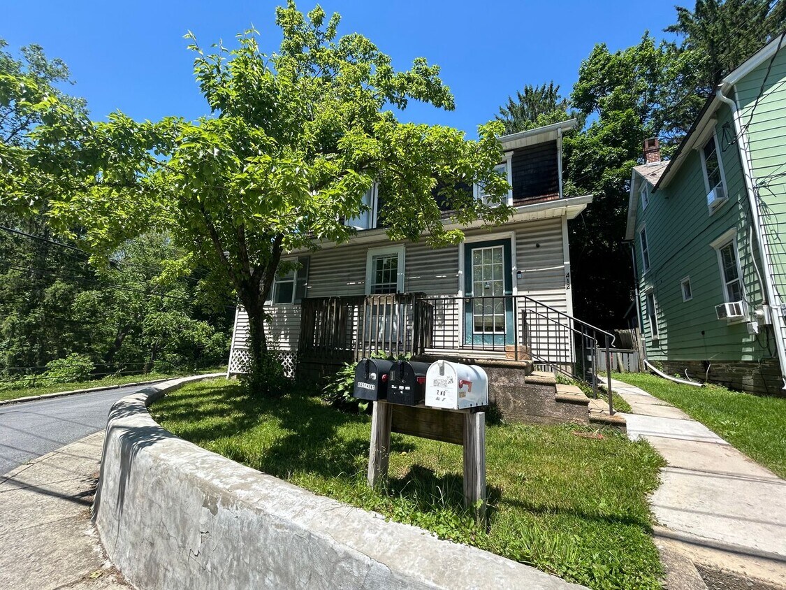 Primary Photo - 412 Chestnut St