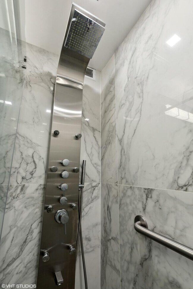 Foto del edificio - 2 bedroom in Chicago IL 60660