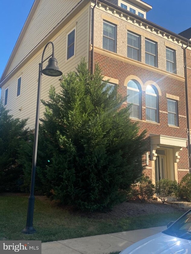 20712 Duxbury Terrace, Ashburn, VA 20147 Townhome Rentals in Ashburn