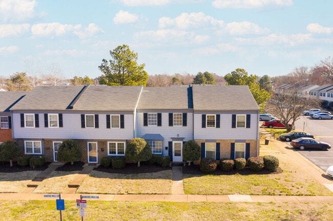 Building Photo - Charming Townhome in Hunters Mill – 3 Beds...