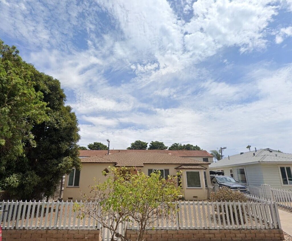 Foto principal - Spacious Home in Prime Pacific Beach Location