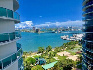 Building Photo - 1800 N Bayshore Dr